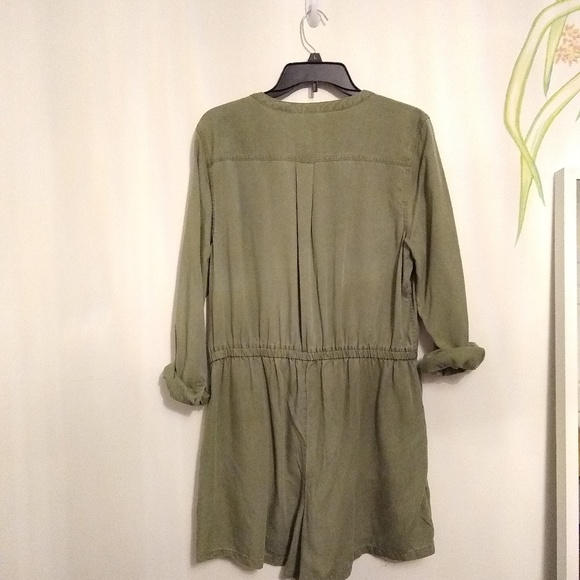Old Navy Green Romper - Picture 4 of 7